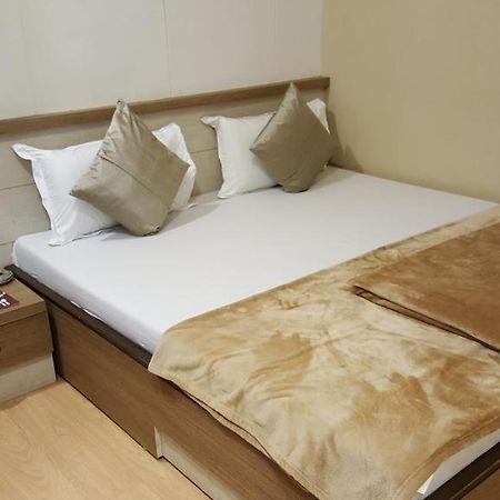 Hotel Oasis Mumbai Exterior photo