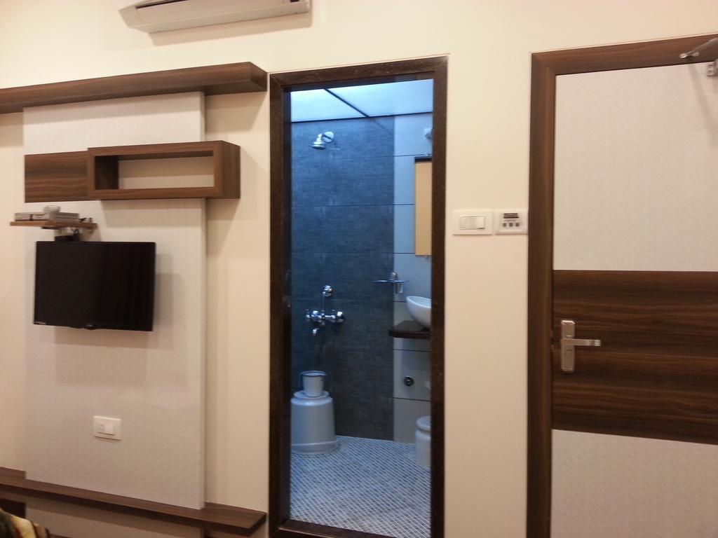 Hotel Oasis Mumbai Exterior photo